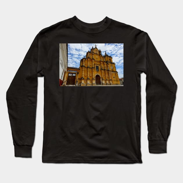 Nicaragua - Léon Iglesia De La Recoleccion Long Sleeve T-Shirt by franck380